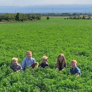 Meet your Posher, Caitlin